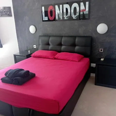 Cosy,central,modern Gem Lägenhet